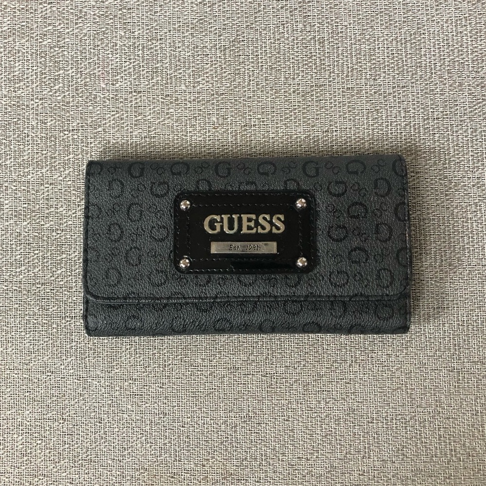 Guess Signature Trifold Wallet